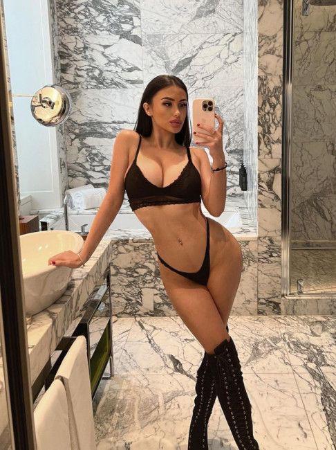 Escort - MIA - Ibiza Tops
